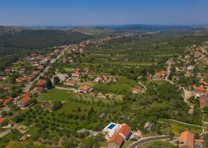 Appartement With Parking Space Vrpolje, - 24474